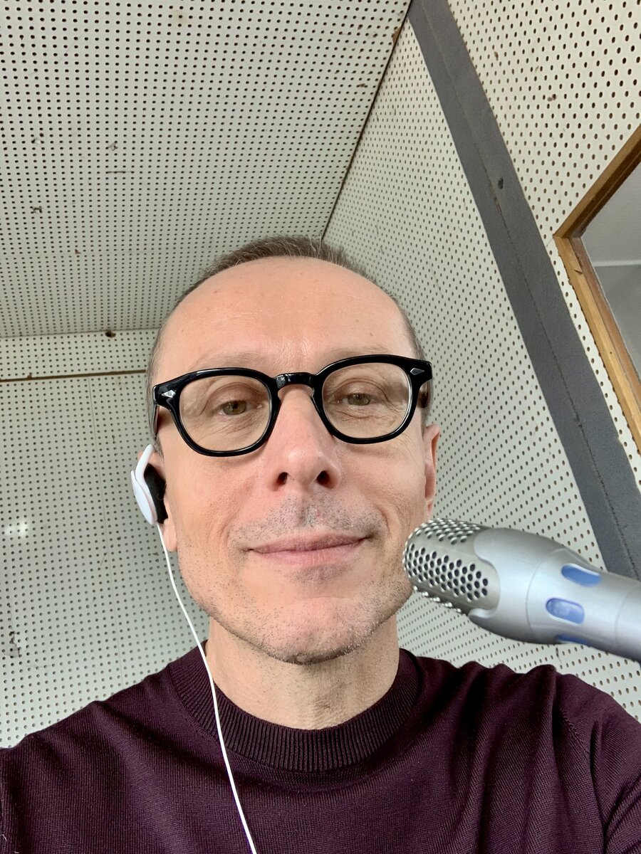 Roberto in cabina di interpretazione